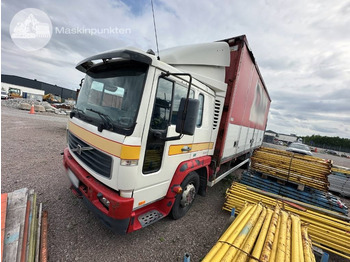 Caminhão furgão VOLVO FL6