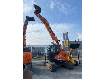 Escavadora de rastos DOOSAN DX140LCR-5