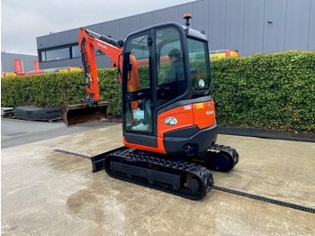 Mini escavadeira KUBOTA U27-4