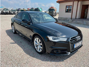 Sedã AUDI
