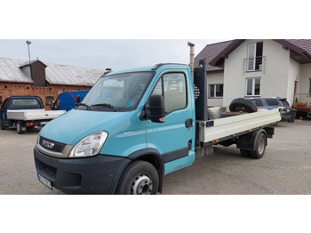 Furgão caixa aberta IVECO Daily