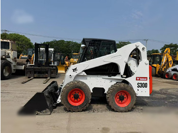 Mini carregadeira BOBCAT S300