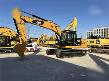 Escavadora de rastos CATERPILLAR 323D: foto 2