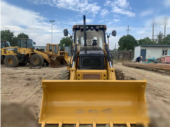 Retroescavadeira CATERPILLAR 420F