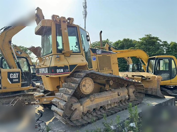 Buldôzer CATERPILLAR D5N: foto 2