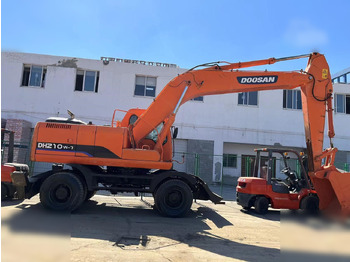 Escavadeira de rodas DOOSAN DH210W-7