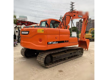 Escavadora de rastos DOOSAN DX140
