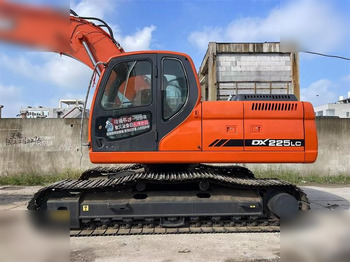 Escavadora de rastos DOOSAN DX225 LC: foto 5