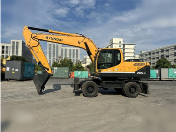 Escavadeira de rodas HYUNDAI