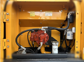 Escavadora de rastos HYUNDAI ROBEX 220 LC-9S: foto 4