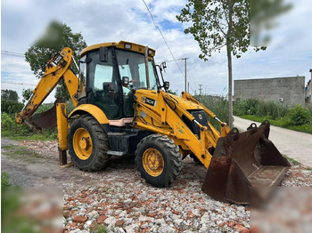 Retroescavadeira JCB 3CX