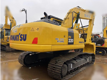 Escavadora de rastos KOMATSU PC200-8: foto 5
