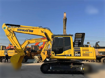 Escavadora de rastos KOMATSU PC200-8