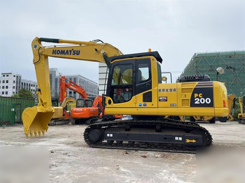 Escavadora de rastos KOMATSU PC200-8