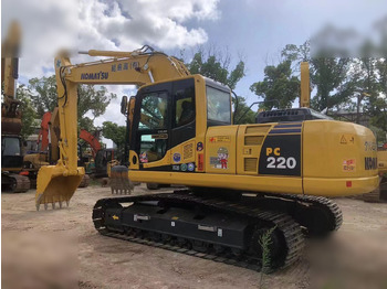 Escavadora de rastos KOMATSU PC220-8
