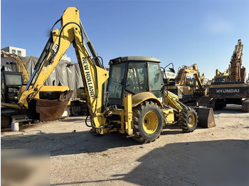 Retroescavadeira NEW HOLLAND