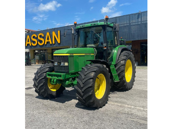 Trator JOHN DEERE 6810