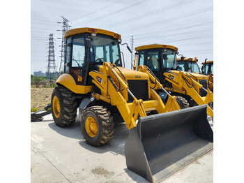 Retroescavadeira JCB 3CX