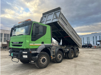 Caminhão basculante IVECO Trakker