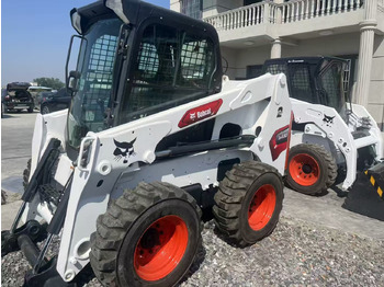 Mini carregadeira BOBCAT