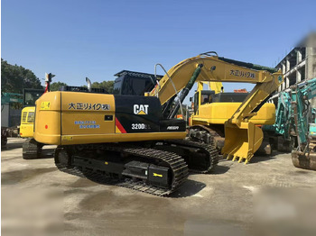 Escavadora de rastos CATERPILLAR 320D2