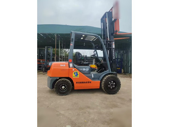 Empilhadeira a diesel TOYOTA