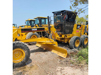 Motoniveladora CATERPILLAR 140H