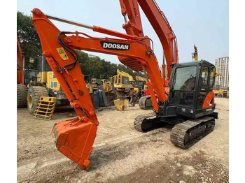 Escavadora de rastos DOOSAN DX60