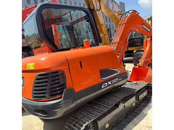 Mini escavadeira DOOSAN DX55
