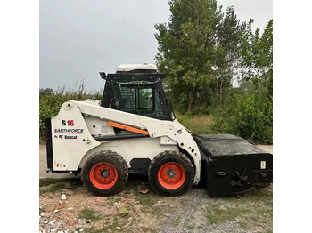 Mini carregadeira BOBCAT S16