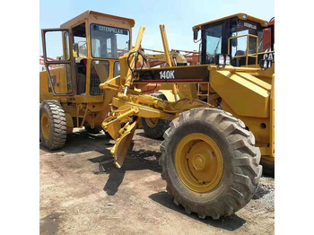 Motoniveladora CATERPILLAR 140K