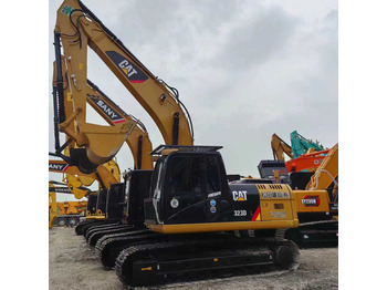 Escavadora de rastos CATERPILLAR 323D2L