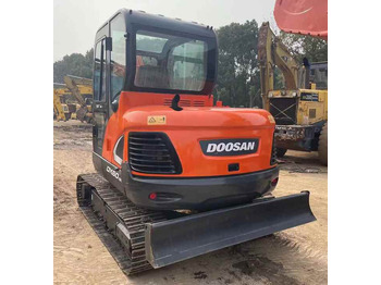 Escavadora de rastos DOOSAN DX60