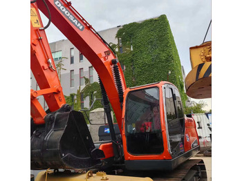 Escavadora de rastos DOOSAN DX140