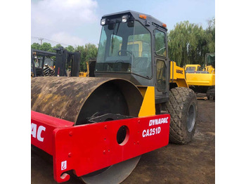 Compactador DYNAPAC