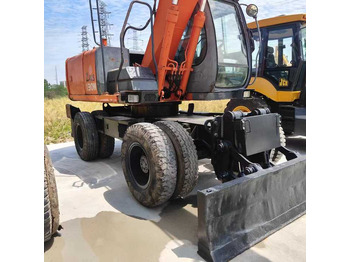 Escavadeira de rodas HITACHI ZX130W