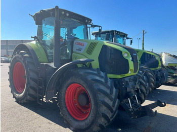 Trator CLAAS Axion 830