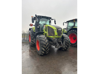 Trator CLAAS Axion 950
