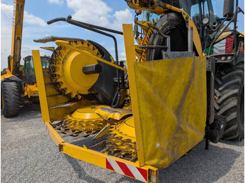 Máquina para produção de feno KEMPER
