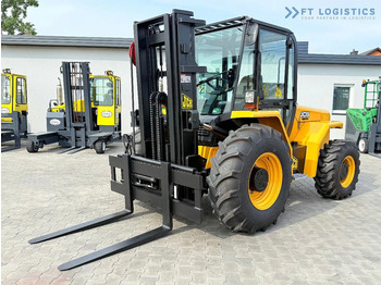 Empilhador todo-o-terreno JCB