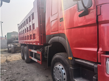 Caminhão basculante HOWO HOWO 6*4 371  dump truck: foto 4