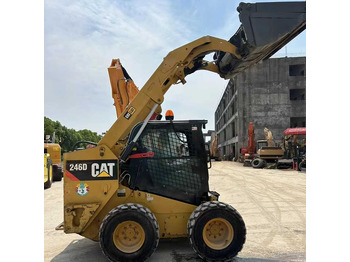 Mini carregadeira CATERPILLAR 226B