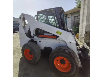 Mini carregadeira BOBCAT S300