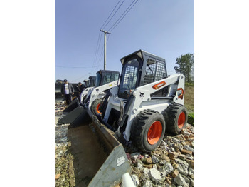 Mini carregadeira BOBCAT S590