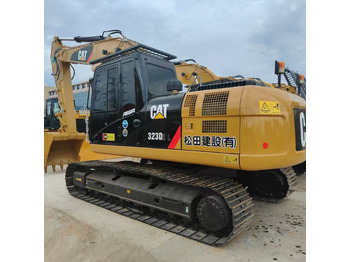 Escavadora de rastos CATERPILLAR 323D