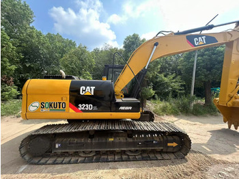 Escavadora de rastos CATERPILLAR 323D2L