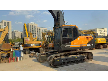 Escavadora de rastos HYUNDAI R220LC-9S: foto 4