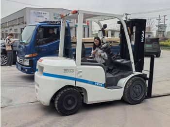 Empilhadeira a diesel TCM