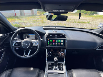 Sedã JAGUAR XE 20MY SE R-DYN. 2.0L D 180 BVA8 Cockpit PANO: foto 3