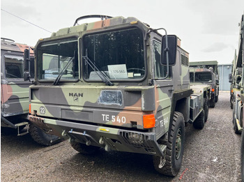 Caminhão MAN 25.422